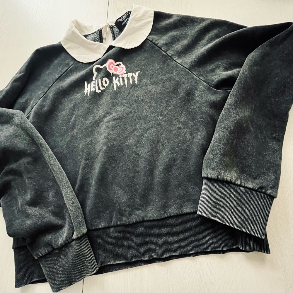 Hello Kitty X Forever 21 collar Sweatshirt Top